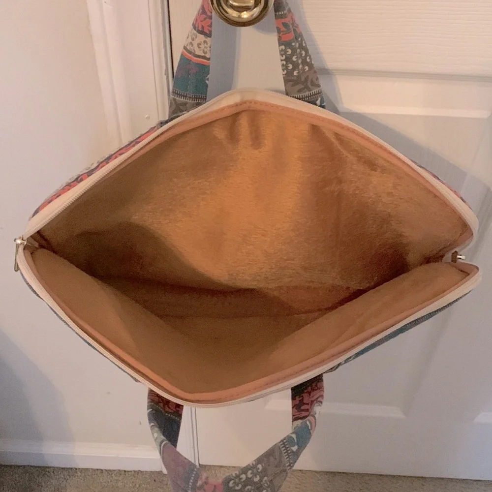 *17 inch laptop carrying case with handles